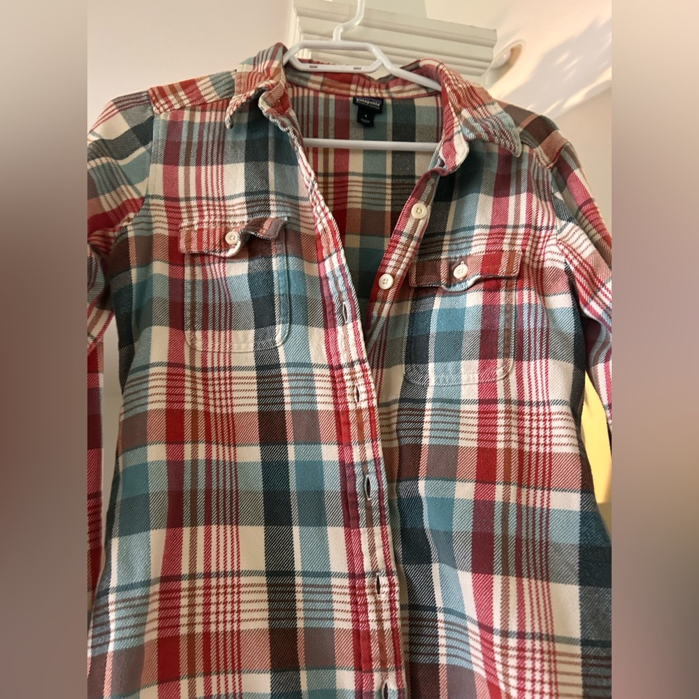 Patagonia - Vintage Plaid Button-Up Shirt in Red, Blue, and White